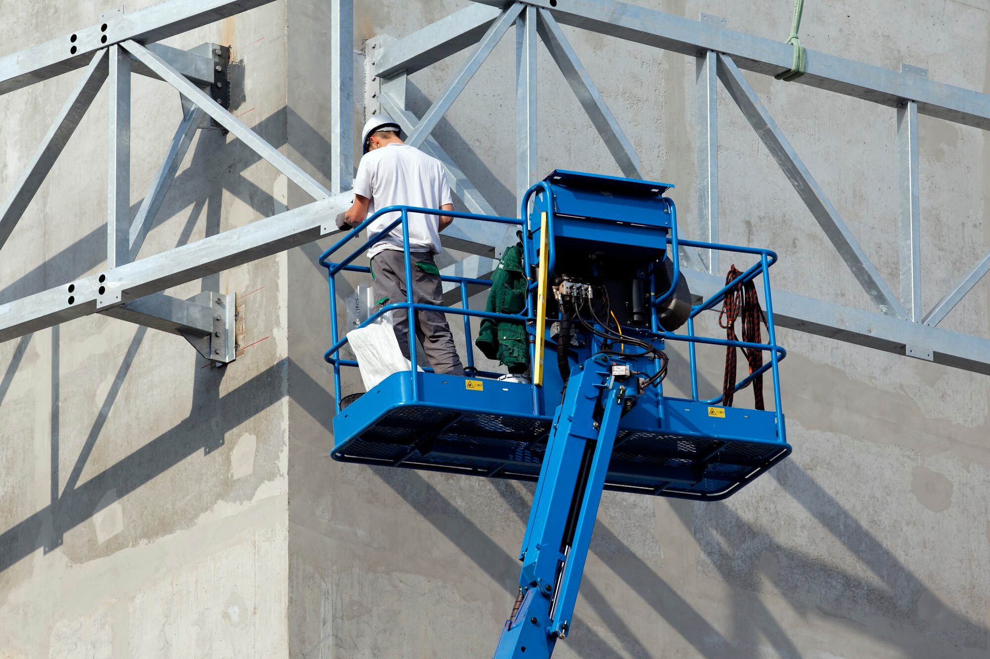 Blue crane installation equipment
